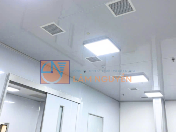 Panel Phòng Sạch: Yếu Tố Cốt Lõi Trong Sản Xuất Dược Phẩm & Thiết Bị Y Tế
